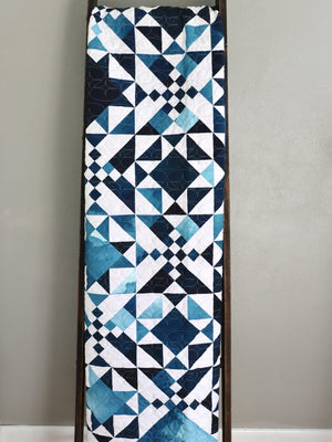 Ombre Pacific Breeze quilt pattern by V and Co. quilt with quilting